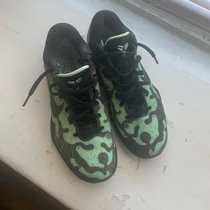 Kobe zoom 7 system mint dark frog